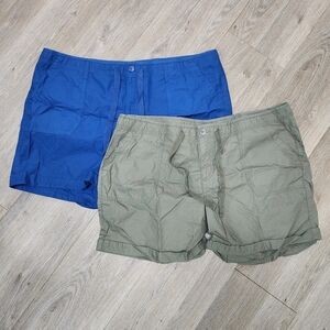 JCPenney Women's Cargo Shorts in Blue and Olive Size 24W